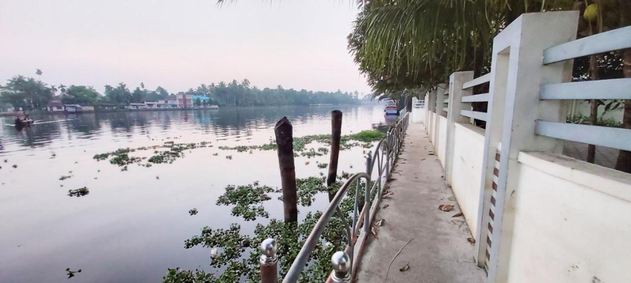 Captains Cabin Backwater Resort Alappuzha Exterior photo