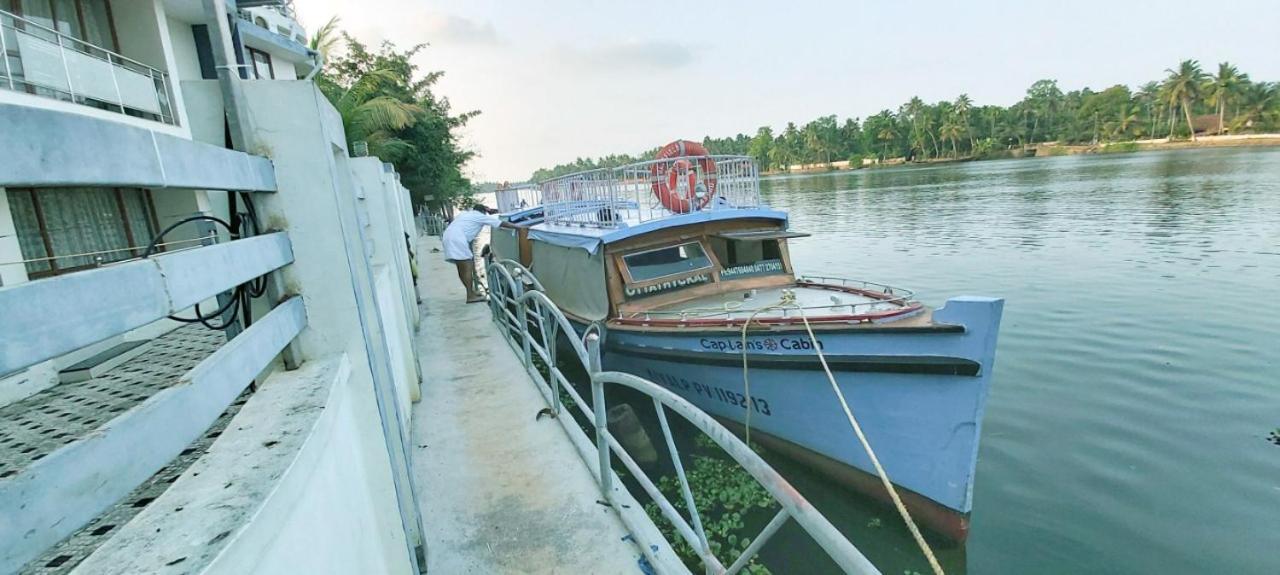 Captains Cabin Backwater Resort Alappuzha Exterior photo