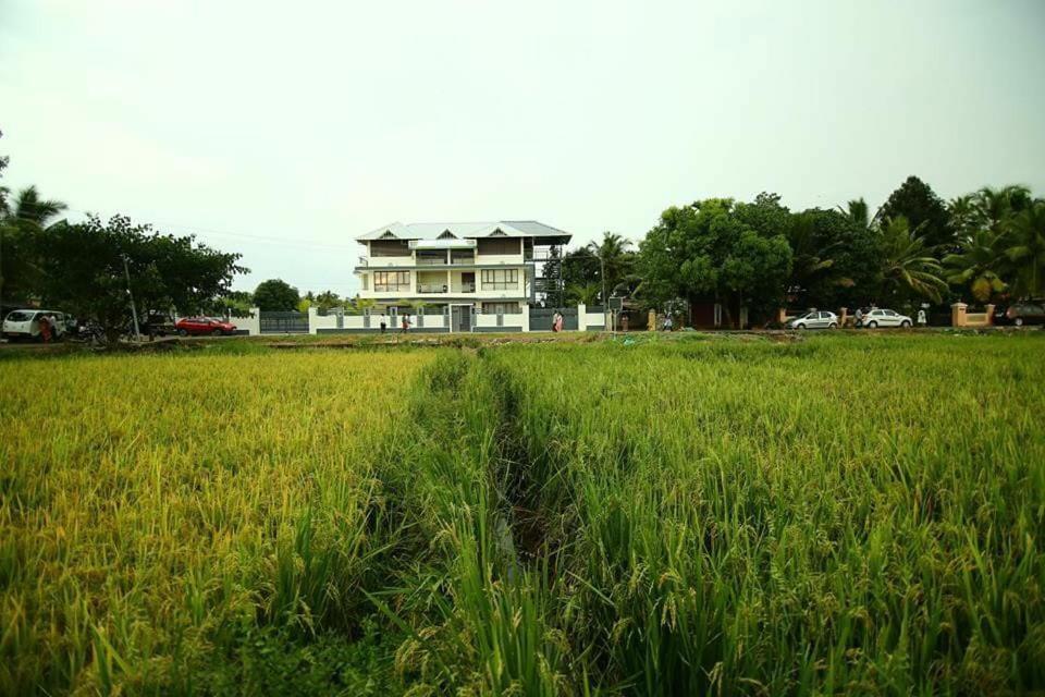 Captains Cabin Backwater Resort Alappuzha Exterior photo